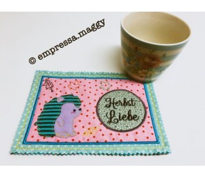 ITH Stickdatei - Mug Rug Herbstliebe Igelchen